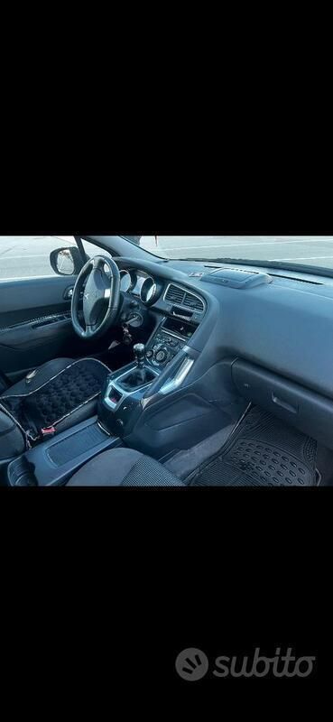 Usata Peugeot 5008 150 CV (110 kW) 2013 Grigio Monovolume