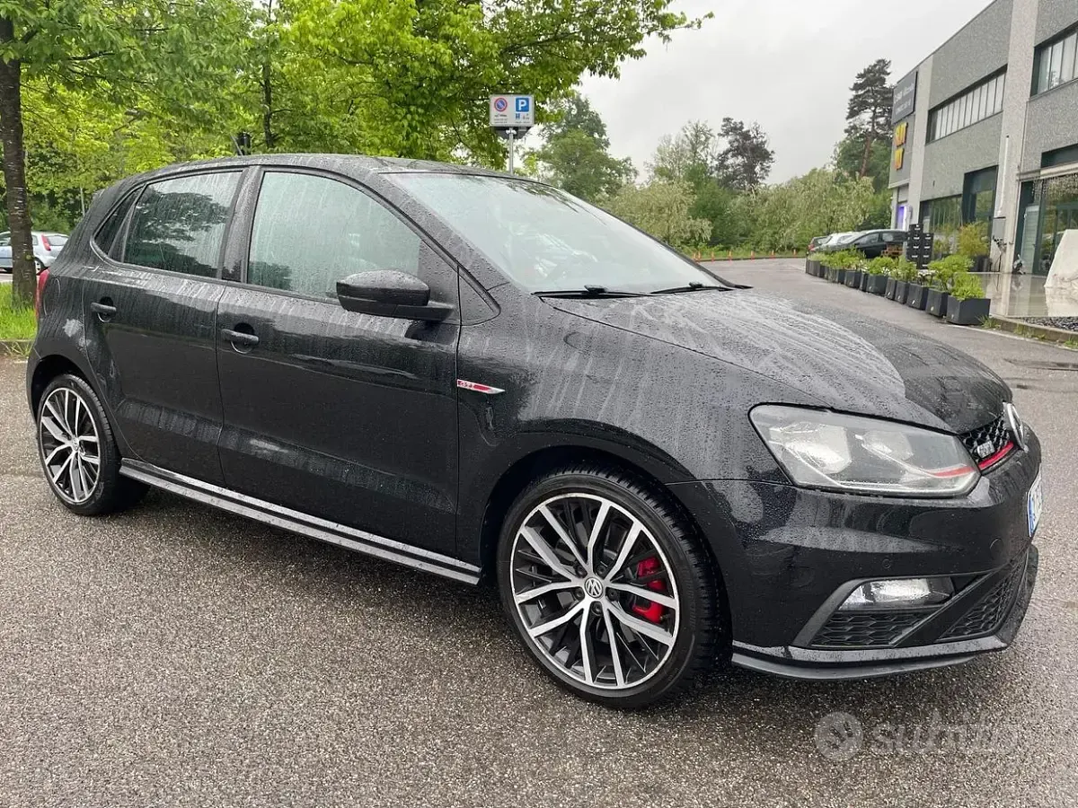 Käytetty VW Polo GTI 192 HP (141 kW) 2015 Musta Sedan