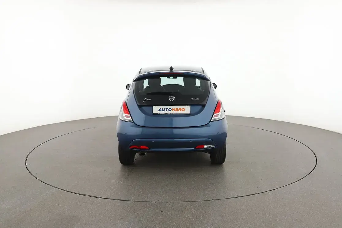 Usata Lancia Ypsilon Gold 70 CV (51 kW) 2021 Blu Utilitaria