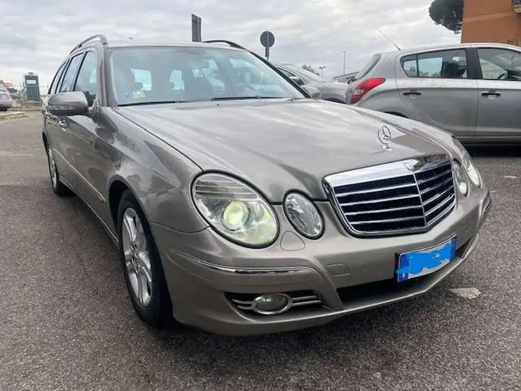 Usata Mercedes E220 Avantgarde 170 CV (125 kW) 2007 Argento Station wagon