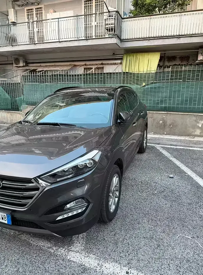 Usata Hyundai Tucson 116 CV (85 kW) 2016 Grigio SUV