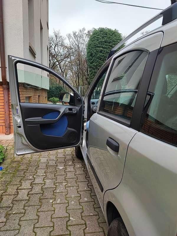 Usata Fiat Panda Dynamic 77 CV (56 kW) 2011 Argento Utilitaria