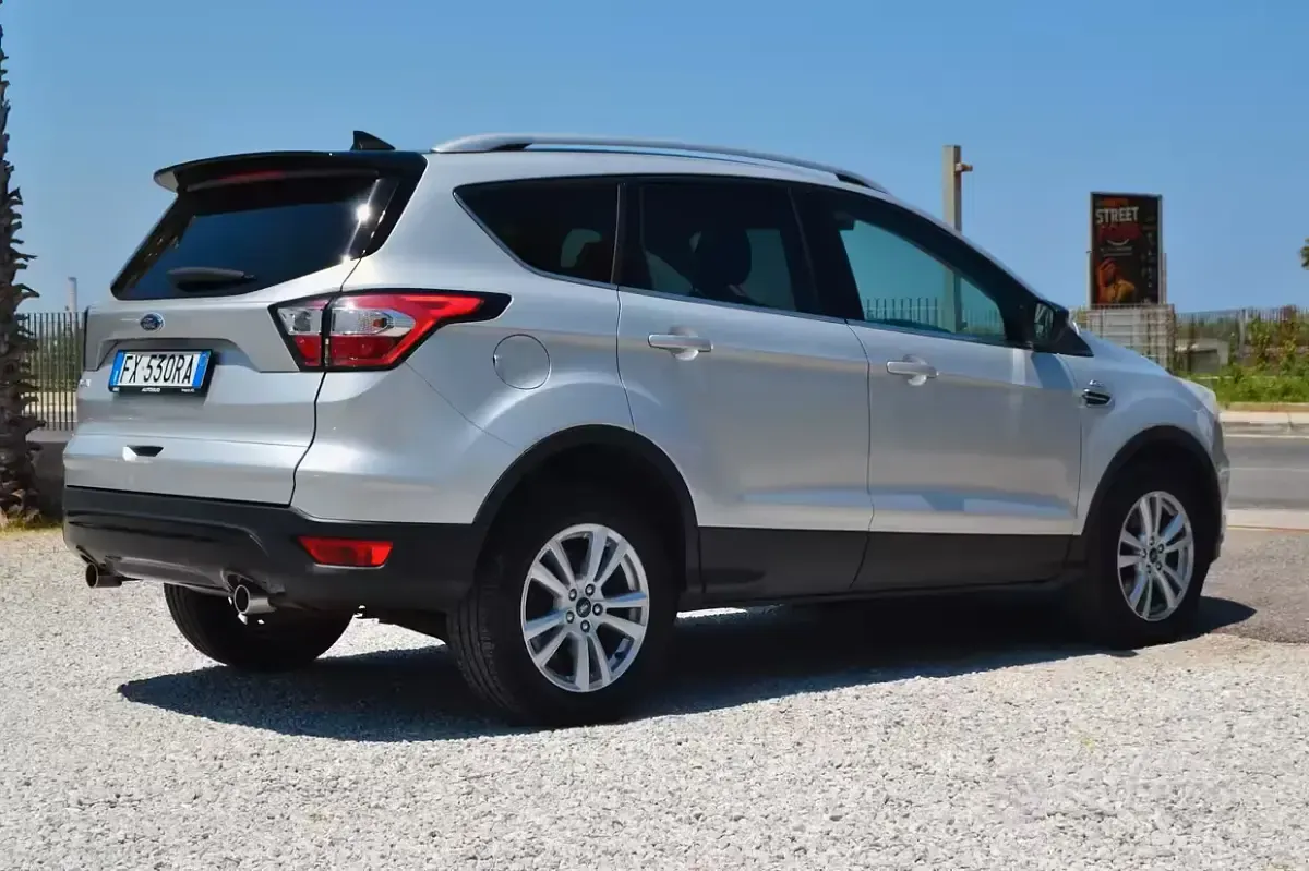 Usata Ford Kuga Business Edition 120 CV (88 kW) 2019 Grigio SUV