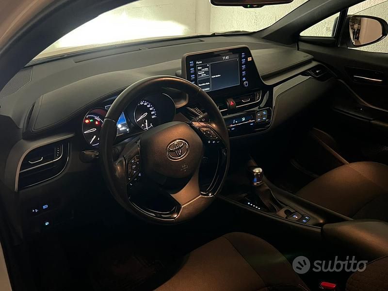 Usata Toyota C-HR 98 CV (72 kW) 2023 Bianco SUV