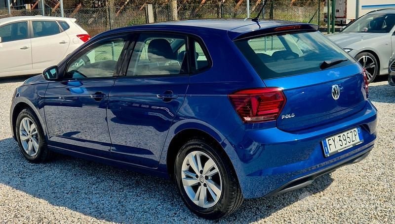 Usata VW Polo Sportline 89 CV (65 kW) 2019 Blu Utilitaria