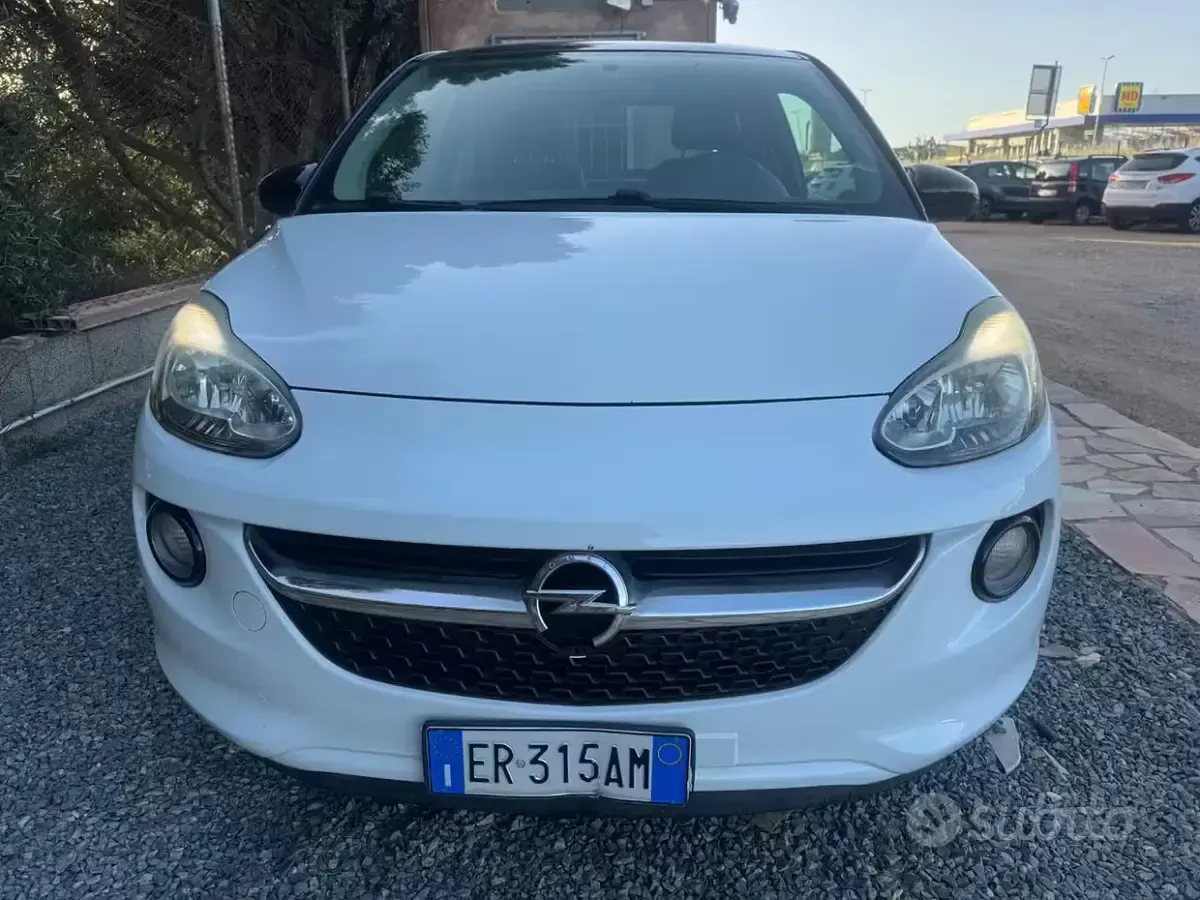 Usata Opel Adam 69 CV (50 kW) 2013 Bianco Utilitaria