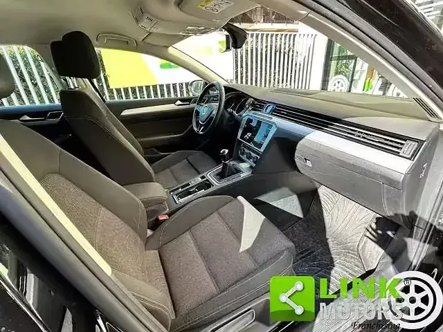 Usata VW Passat Business 120 CV (88 kW) 2018 Nero Station wagon