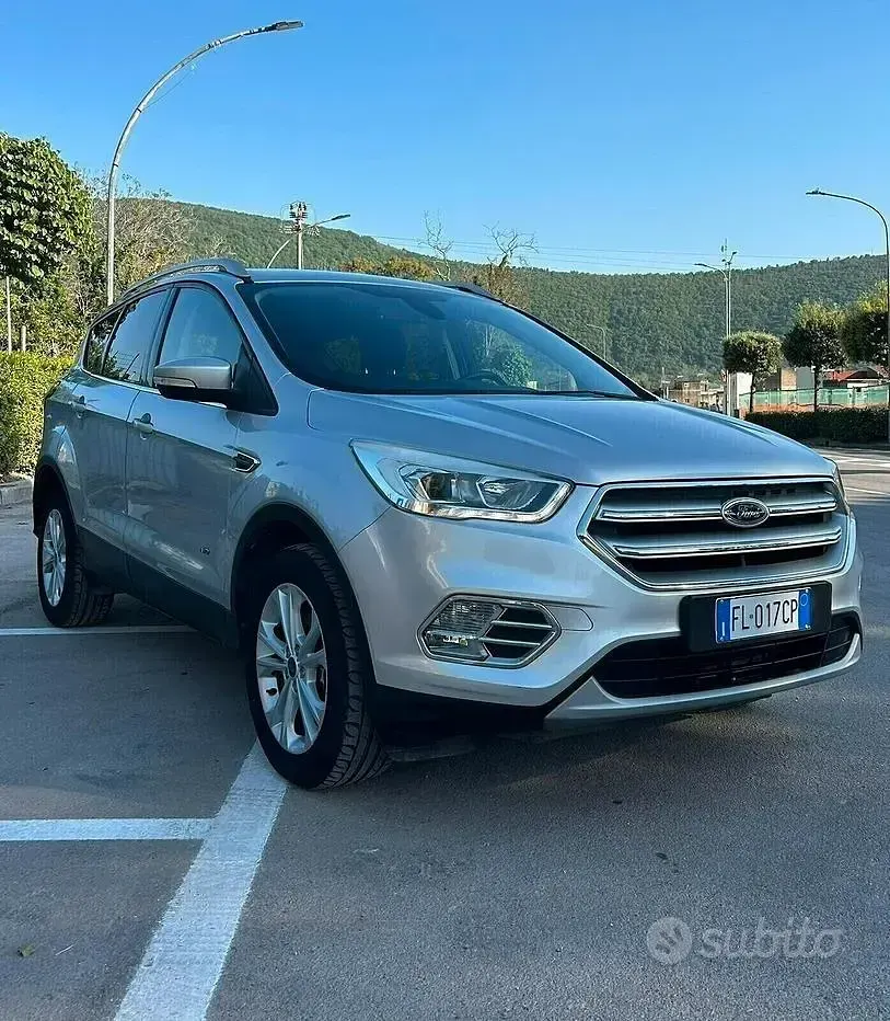Usata Ford Kuga Titanium 150 CV (110 kW) 2019 Grigio SUV