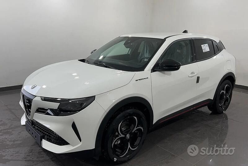Usata 2024 Alfa Romeo Junior Edizione Speciale SUV | 28.990 € (Buon prezzo) - Immagine 1/4