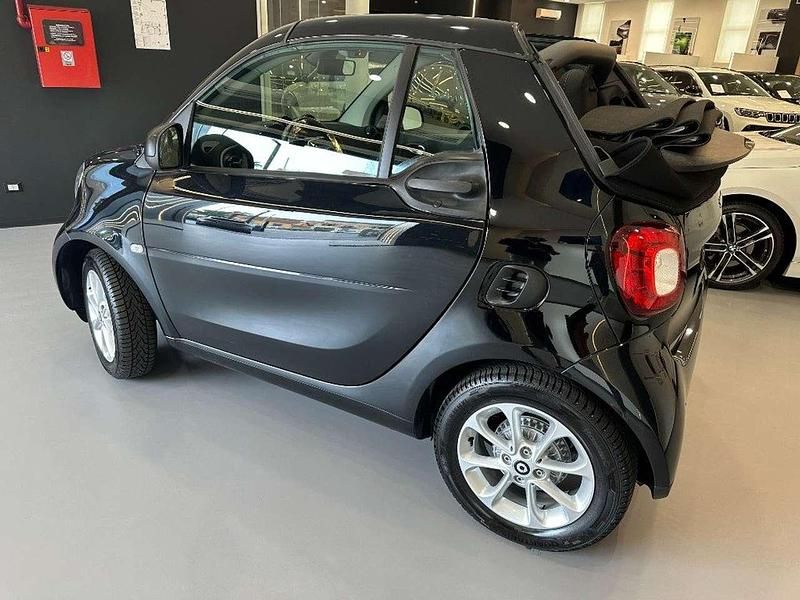 Nero Usata 2018 Smart ForTwo Cabrio Passion Cabrio | 15.990 € (Cara) - Immagine 1/4