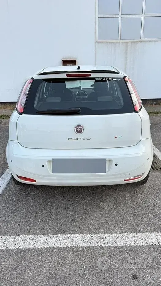 Usata Fiat Grande Punto 77 CV (56 kW) 2012 Bianco Utilitaria