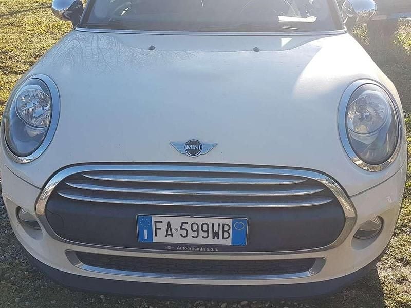 Usata Mini One D 129 CV (94 kW) 2015 Beige Utilitaria