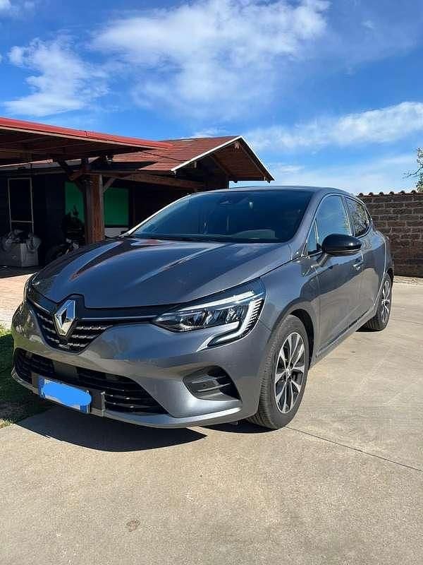 Usata Renault Clio V Techno 101 CV (74 kW) 2023 Grigio Berlina