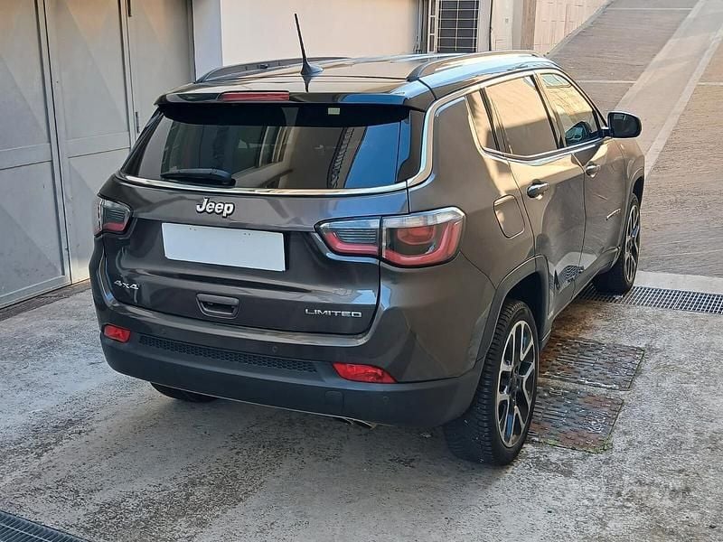 Usata Jeep Compass Opening Edition 140 CV (102 kW) 2017 Grigio SUV