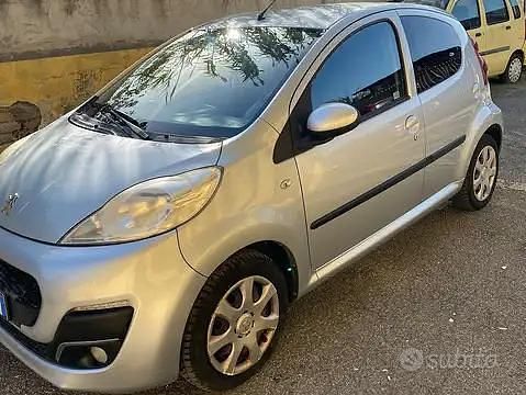 Usata Peugeot 107 Access 68 CV (50 kW) 2012 Grigio Utilitaria