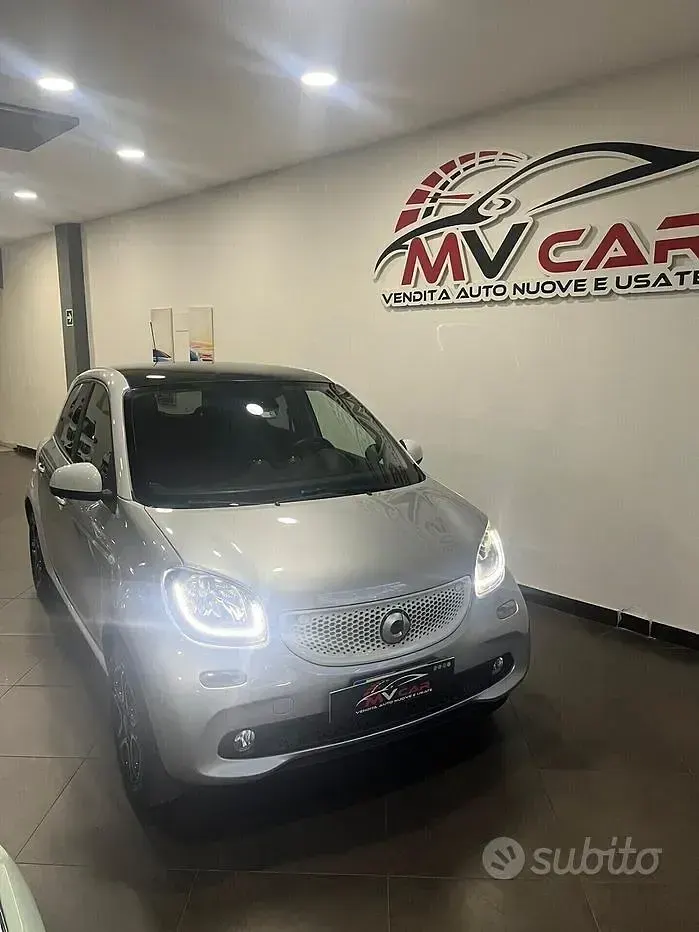 Usado Smart ForFour Passion 71 CV (52 kW) 2018 Gris Utilitario