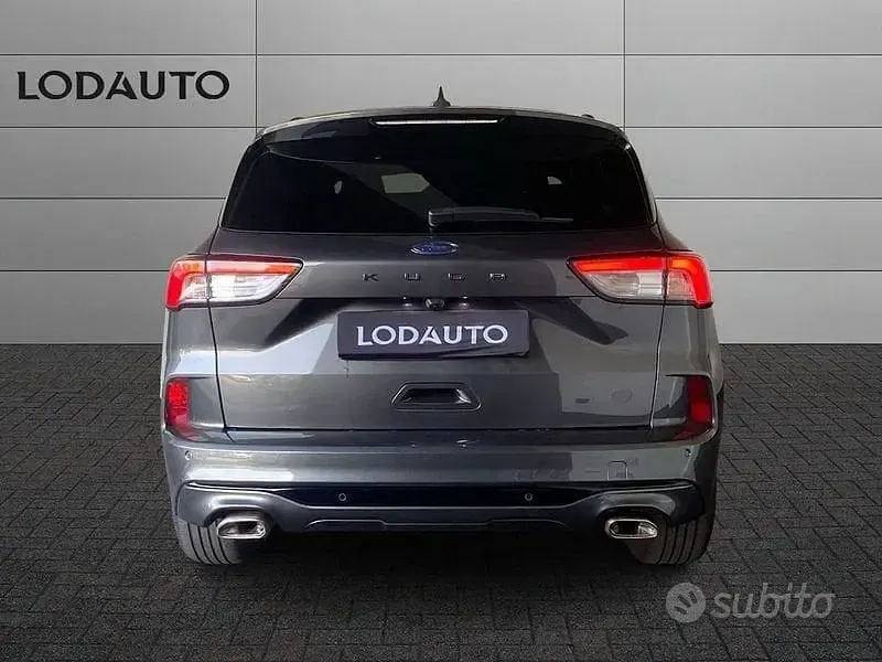 Usata Ford Kuga ST-Line 150 CV (110 kW) 2023 Grigio SUV