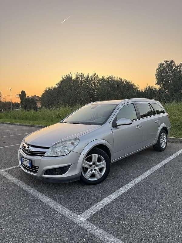 Usata Opel Astra Cosmo 110 CV (80 kW) 2010 Other Station wagon