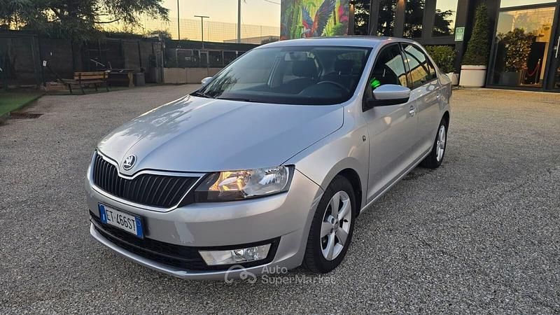 Usata Skoda Rapid Ambition 86 CV (63 kW) 2014 Argento Utilitaria