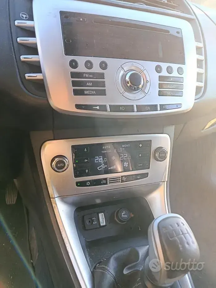 Usata Lancia Delta Silver 120 CV (88 kW) 2012 Utilitaria