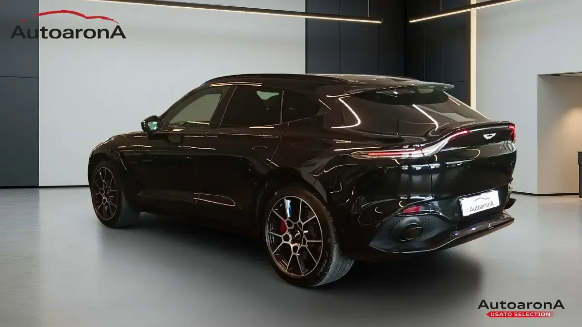 Usata Aston Martin DBX 551 CV (405 kW) 2021 A2 nero brillante SUV