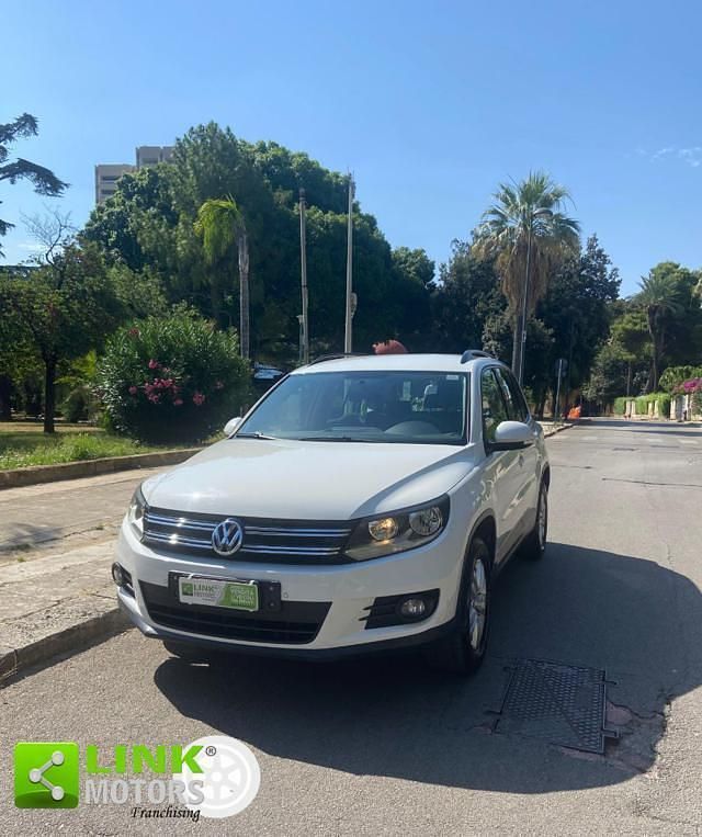 Bianco(met.) Usata 2013 VW Tiguan Trendline SUV | 8900 € (Buon prezzo) - Immagine 1/4