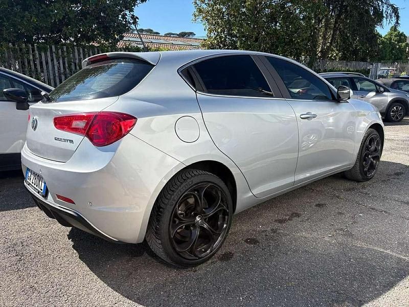 Second-hand Alfa Romeo Giulietta Super 120 CP (88 kW) 2020 Argintiu Hatchback