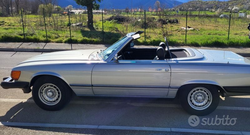 Usata Mercedes SL380 218 CV (160 kW) 1981 Grigio Cabrio
