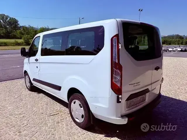 Usata Ford Transit Custom 131 CV (96 kW) 2022 Bianco Monovolume