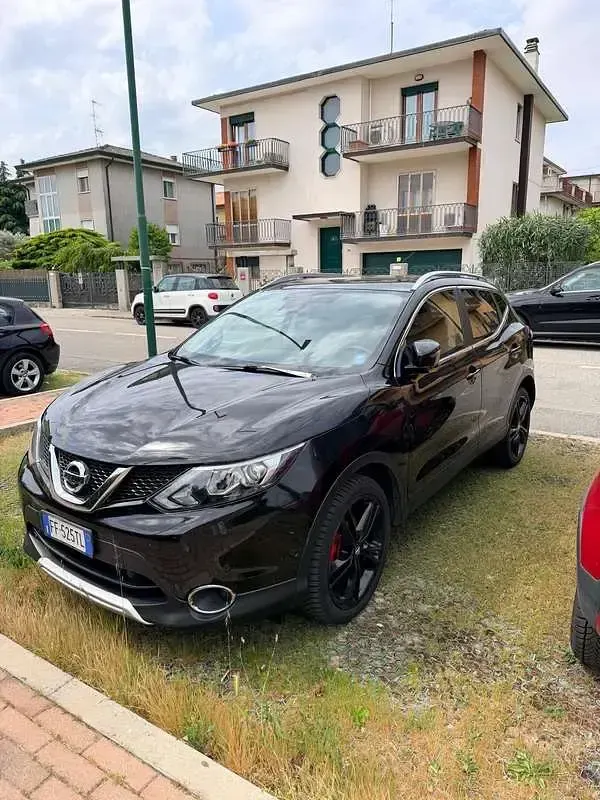 Usata Nissan Qashqai 131 CV (96 kW) 2016 Nero SUV