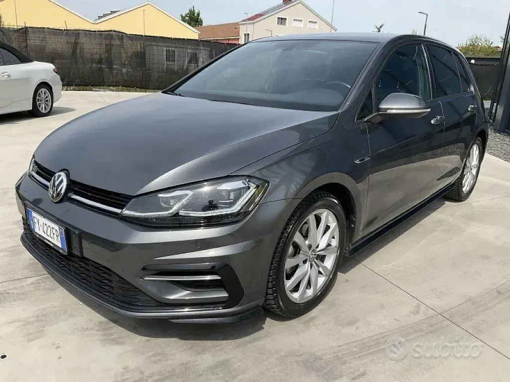 Usata VW Golf VII Sport 116 CV (85 kW) 2020 Grigio scuro metallizzato Berlina