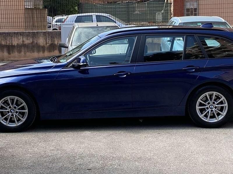 Usata BMW 320 Advantage 190 CV (139 kW) 2017 Blu/azzurro Station wagon