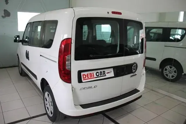 Usata Fiat Doblò 120 CV (88 kW) 2021 Bianco Monovolume