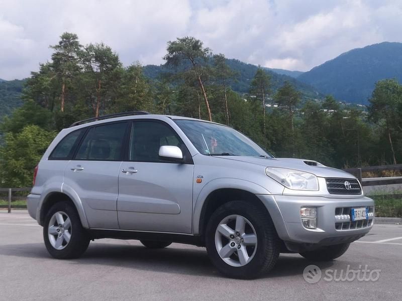 Usata Toyota RAV4 2001 Grigio SUV