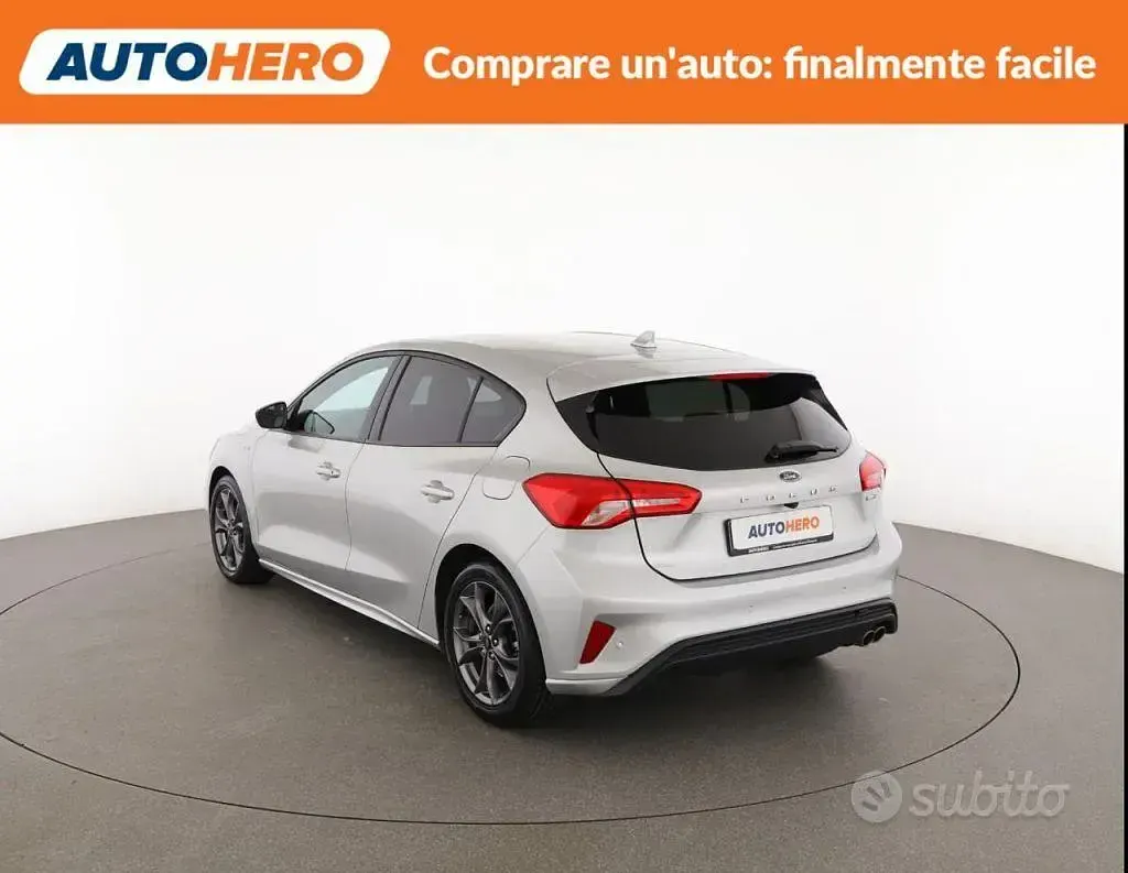 Usata Ford Focus 125 CV (91 kW) 2021 Grigio Berlina