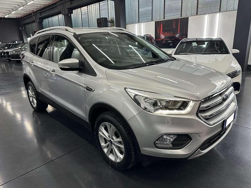 Usata Ford Kuga Titanium 120 CV (88 kW) 2018 Argento metallizzato SUV