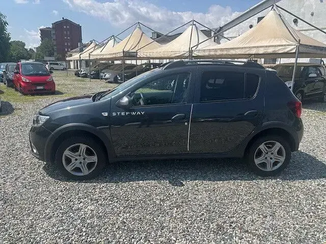 Usata Dacia Sandero Comfort 90 CV (66 kW) 2018 Grigio Berlina
