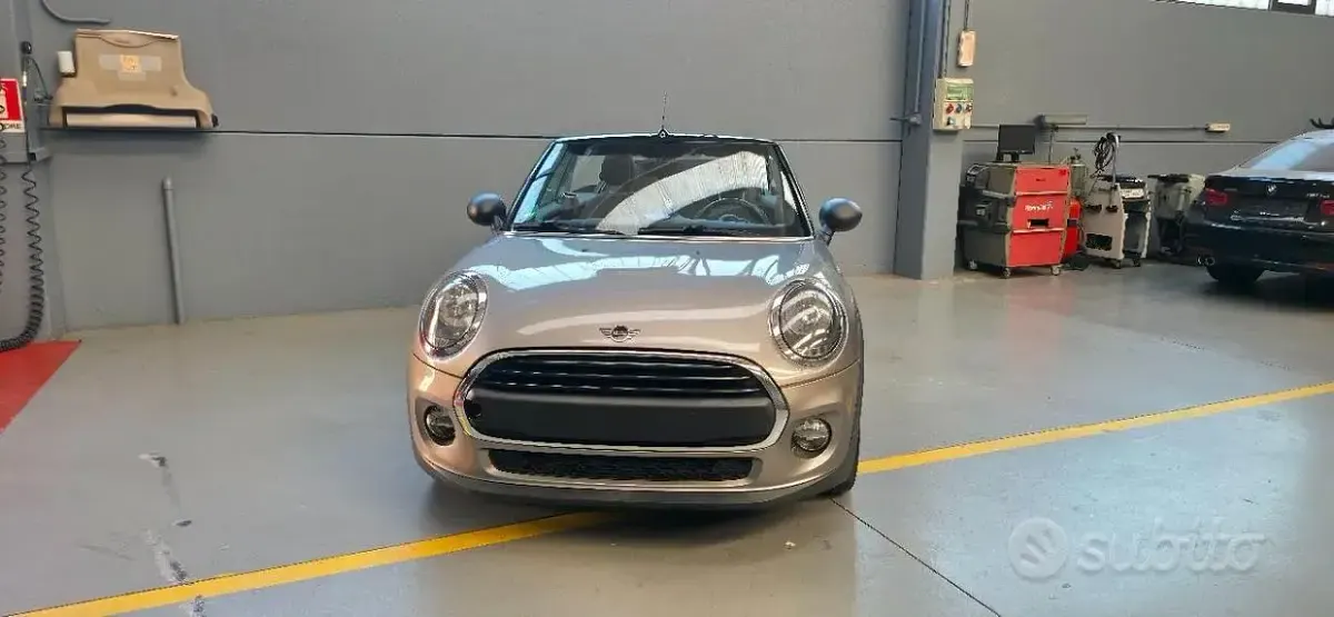 Usata Mini One Cabriolet 102 CV (75 kW) 2019 Cabrio