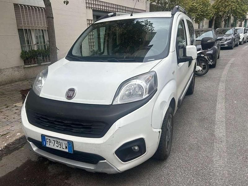 Usata Fiat Qubo Trekking 95 CV (69 kW) 2018 Bianco Monovolume