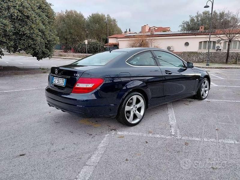 Usata Mercedes C220 Avantgarde 170 CV (125 kW) 2013 Blu/azzurro Coupé