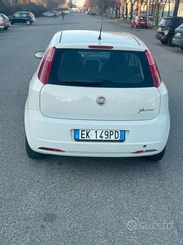 Usata Fiat Punto Evo 70 CV (51 kW) 2012 Bianco Utilitaria