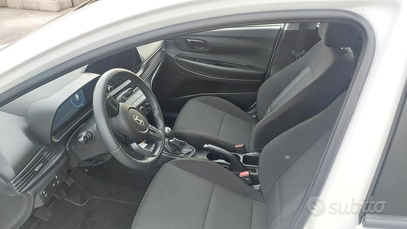 Usata Hyundai i20 84 CV (61 kW) 2024 Bianco Berlina