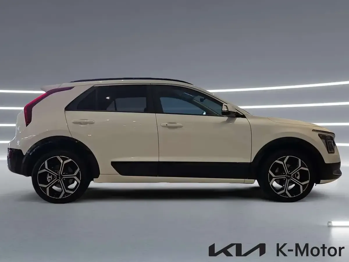 Nuova Kia Niro 129 CV (94 kW) 2025 Snow white pearl (swp) SUV