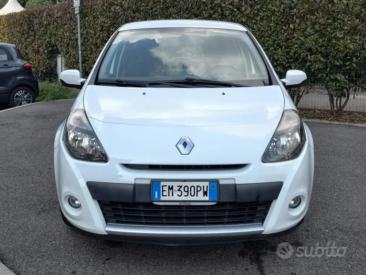 Usata Renault Clio IV Dynamique 75 CV (55 kW) 2012 Bianco Berlina
