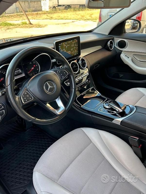 Usata Mercedes C200 AMG 136 CV (100 kW) 2015 Grigio Berlina