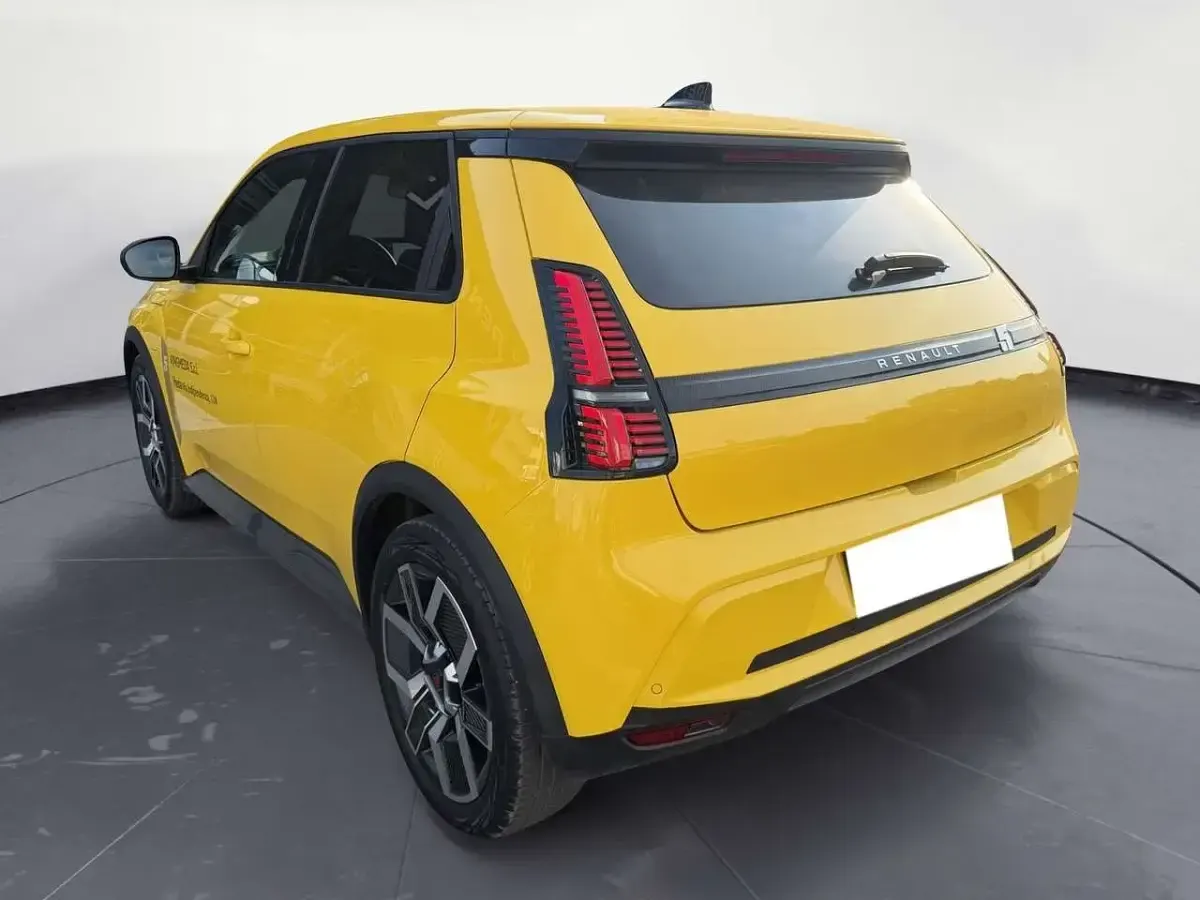 Usata Renault R5 Urban 89 kW (122 CV) 2025 Giallo Utilitaria
