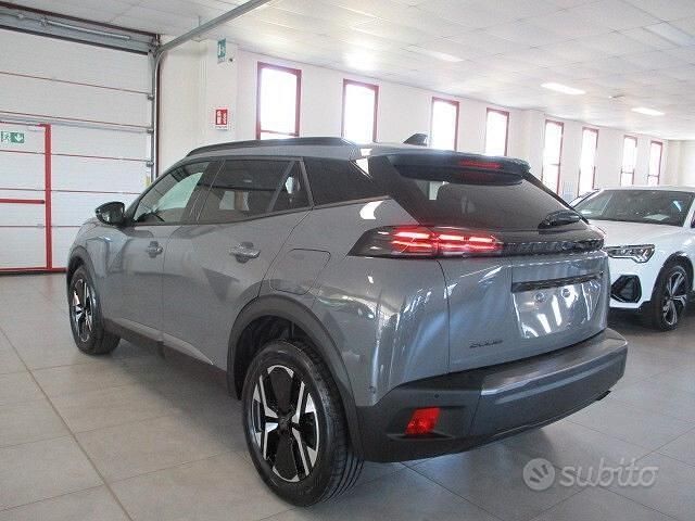 Usata Peugeot 2008 Allure 101 CV (74 kW) 2025 Grigio SUV
