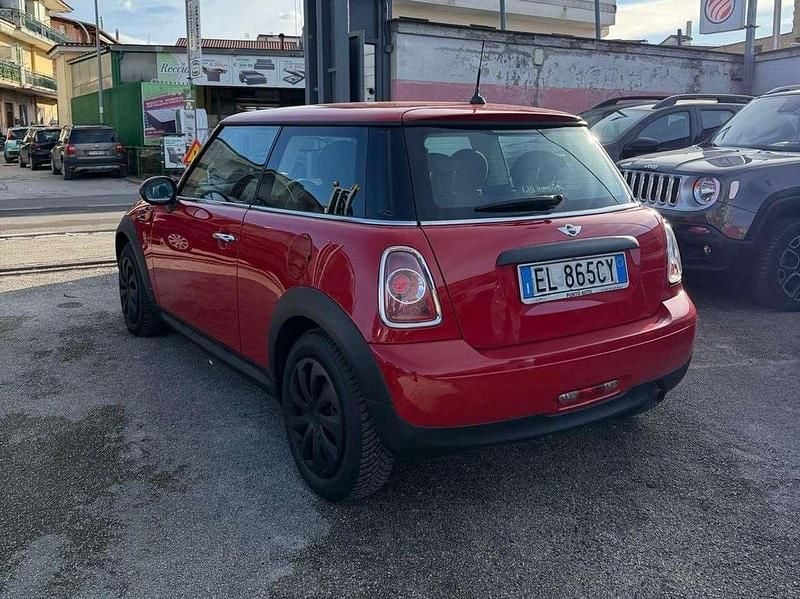 Usata Mini ONE 75 CV (55 kW) 2011 Rosso Utilitaria