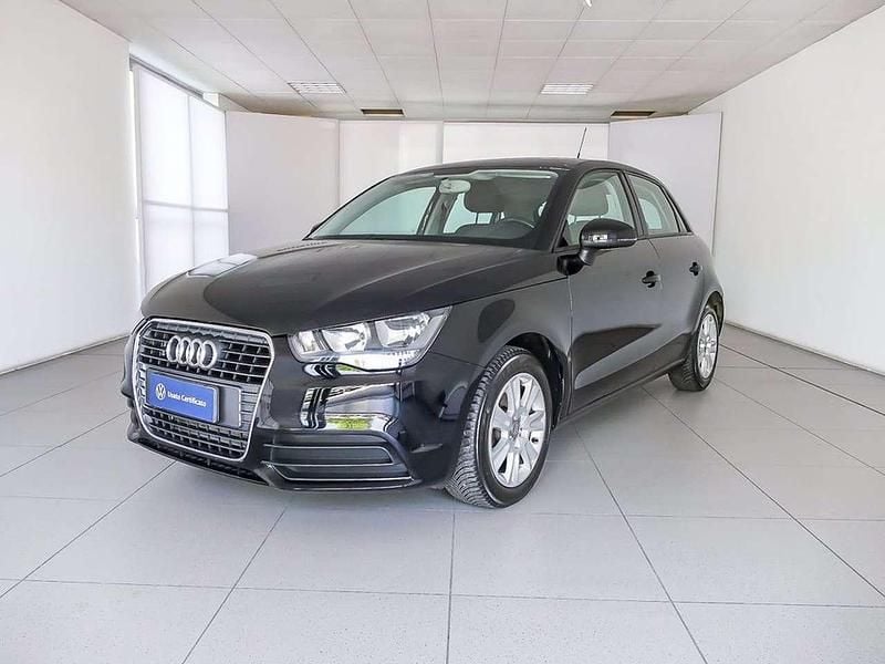 Nero Usata 2013 Audi A1 Sportback Attraction Due volumi | 8900 € (Ottimo prezzo) - Immagine 1/4