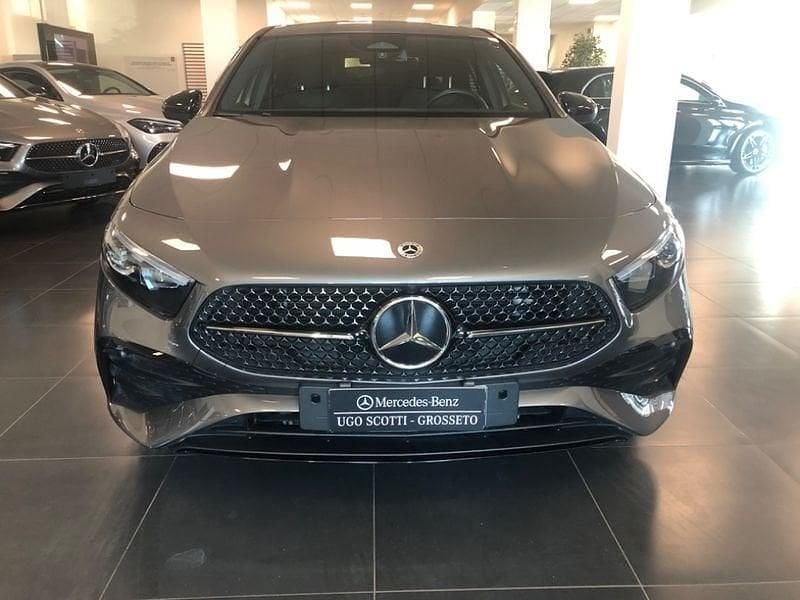Usata Mercedes 180 116 CV (85 kW) 2023 Grigio Berlina
